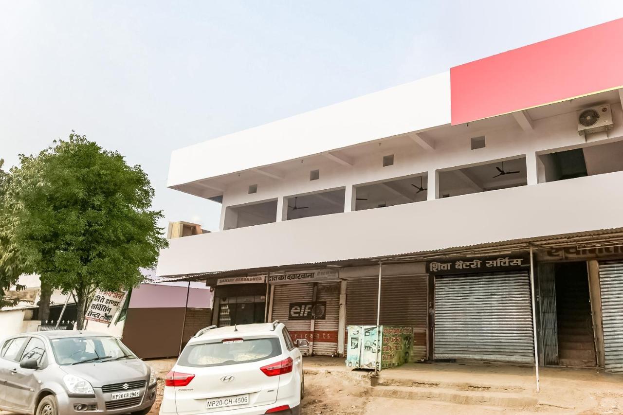 Oyo 69647 Yash Lodge Jabalpur Exterior foto